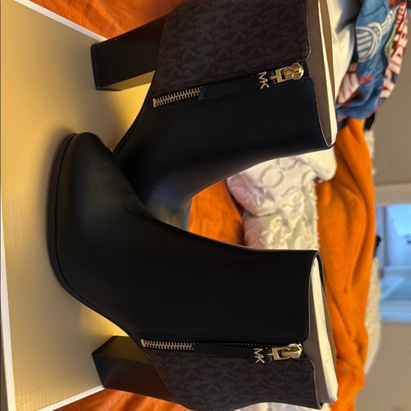 Michael Kors Black Heeled Boots with Chunky Heel - Picture 1 of 6
